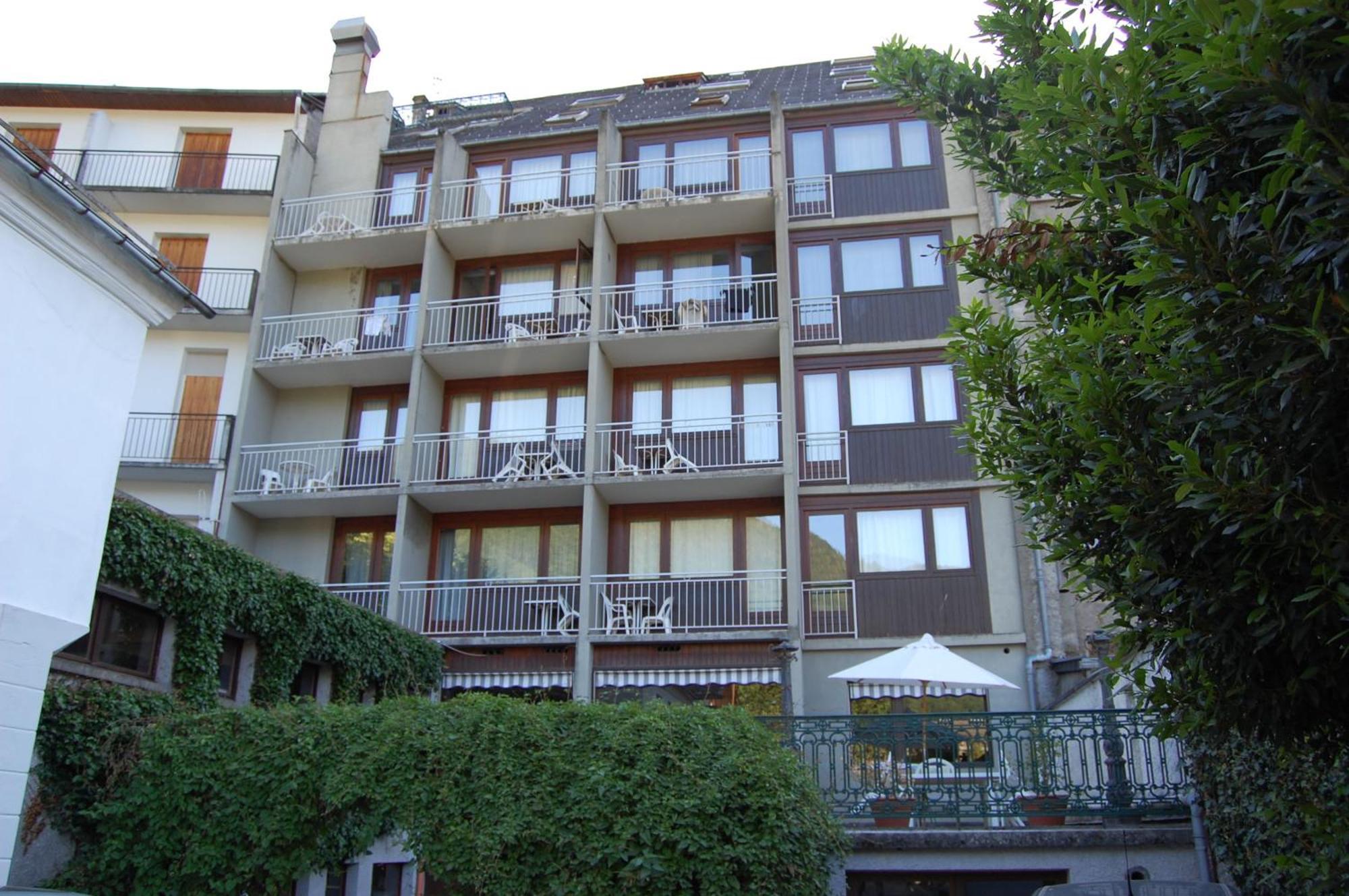 Hotel De Paris Bagnères-de-Luchon Zimmer foto